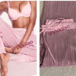 Victoria’s Secret shine pleat pants